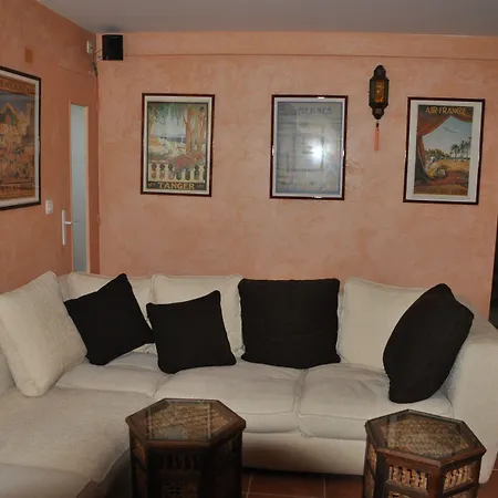 Chez Phil Et Dom 住宿加早餐酒店 比亚里茨